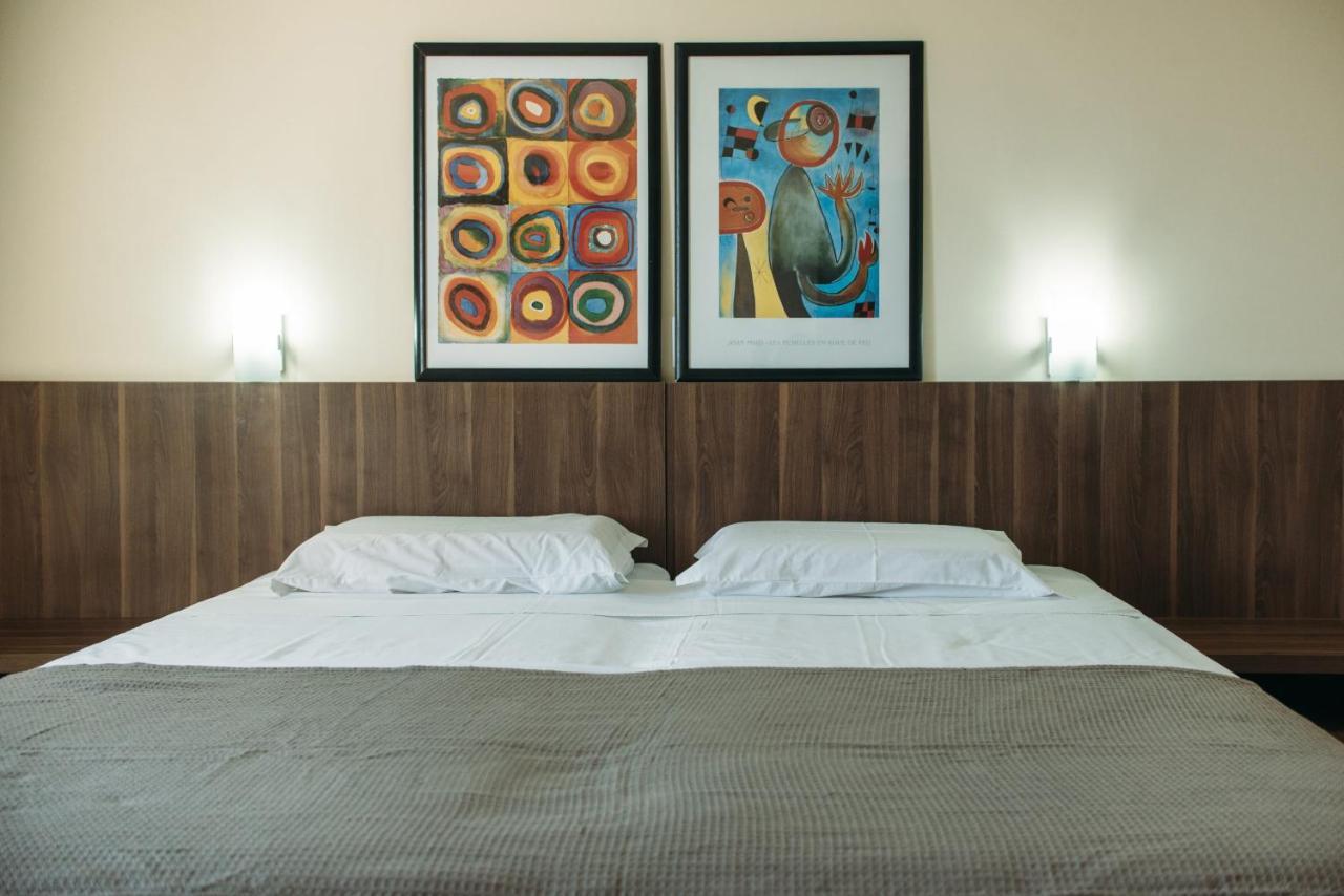 Hotel Cavera Alegrete Ngoại thất bức ảnh