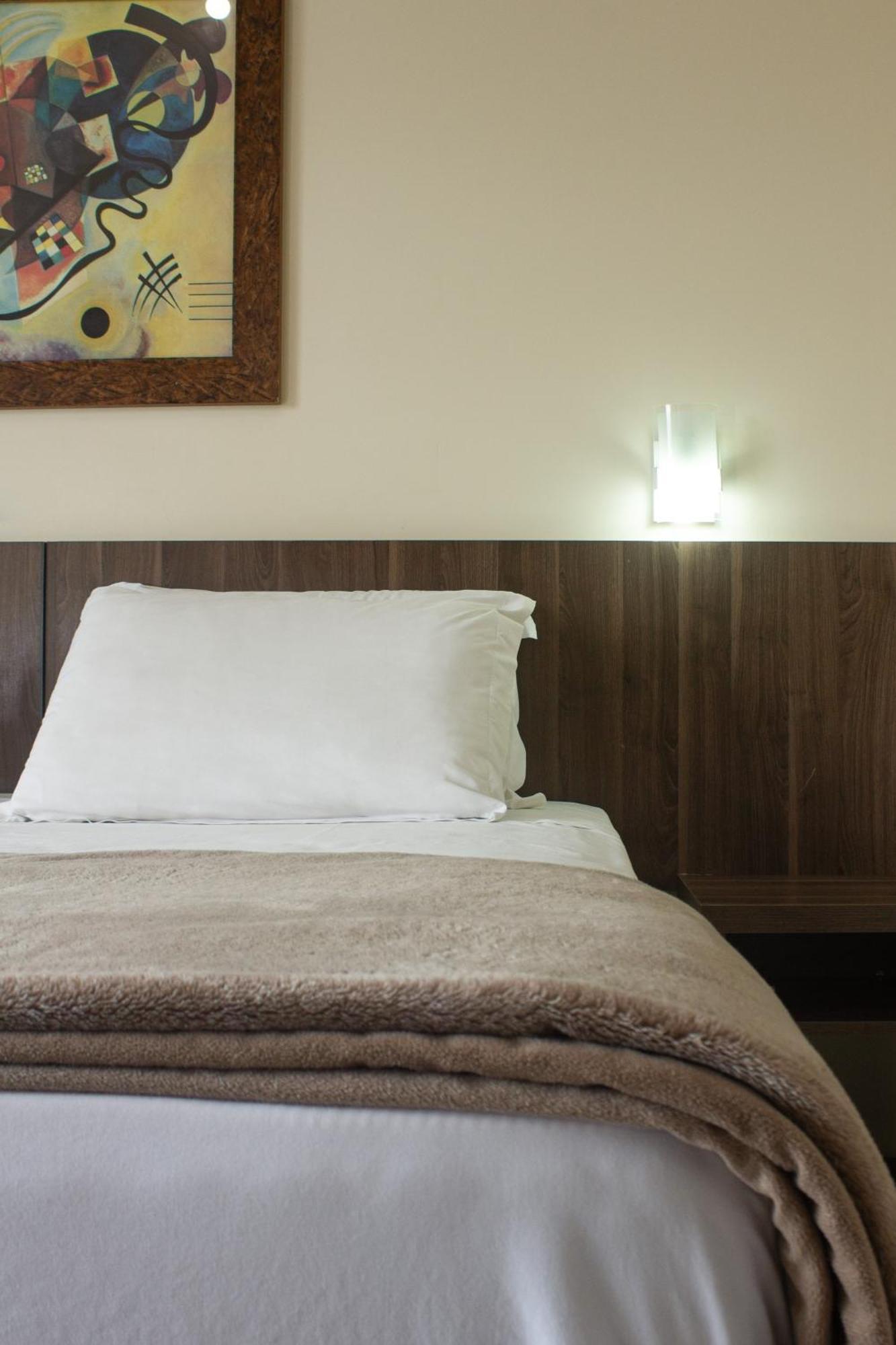 Hotel Cavera Alegrete Ngoại thất bức ảnh