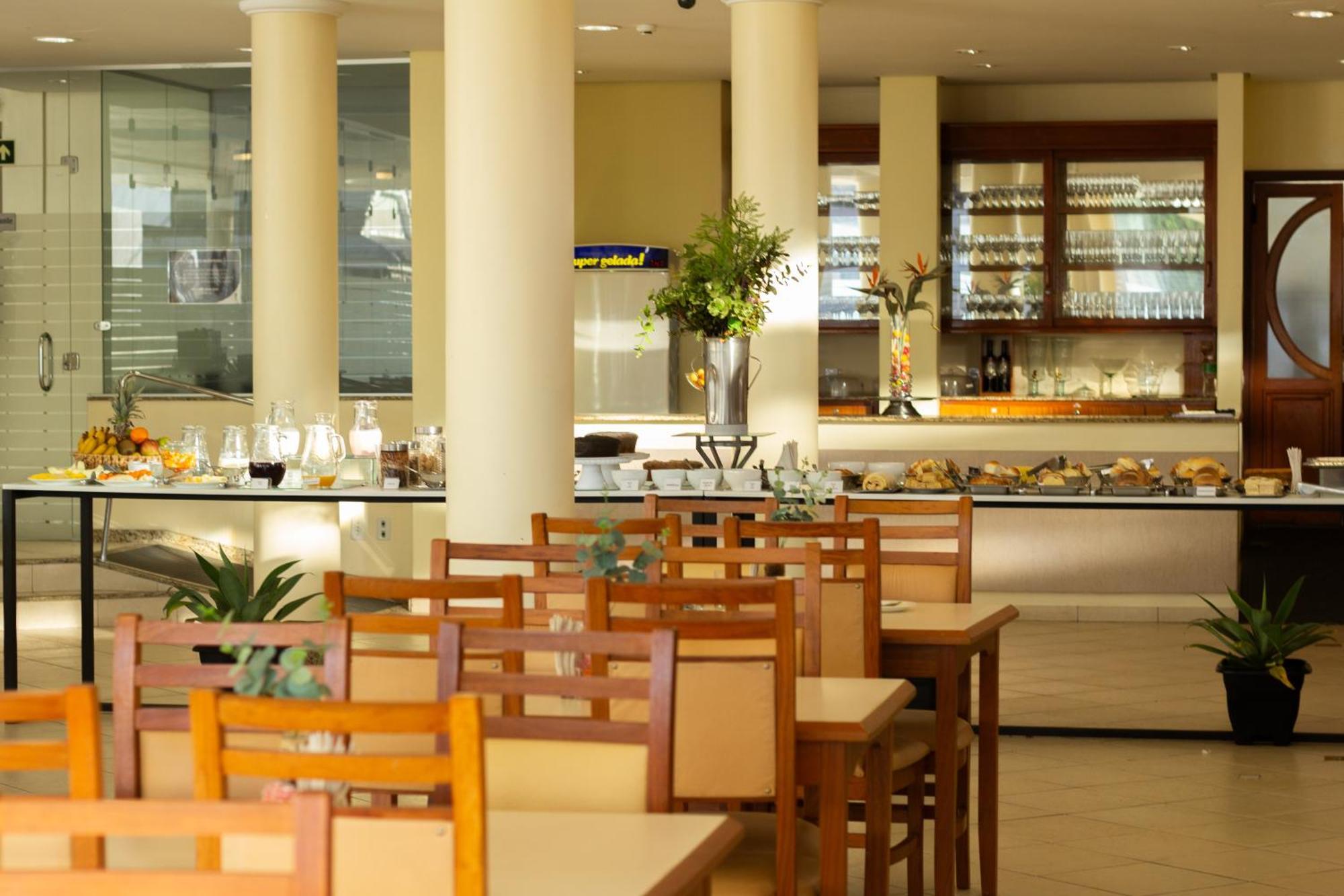 Hotel Cavera Alegrete Ngoại thất bức ảnh