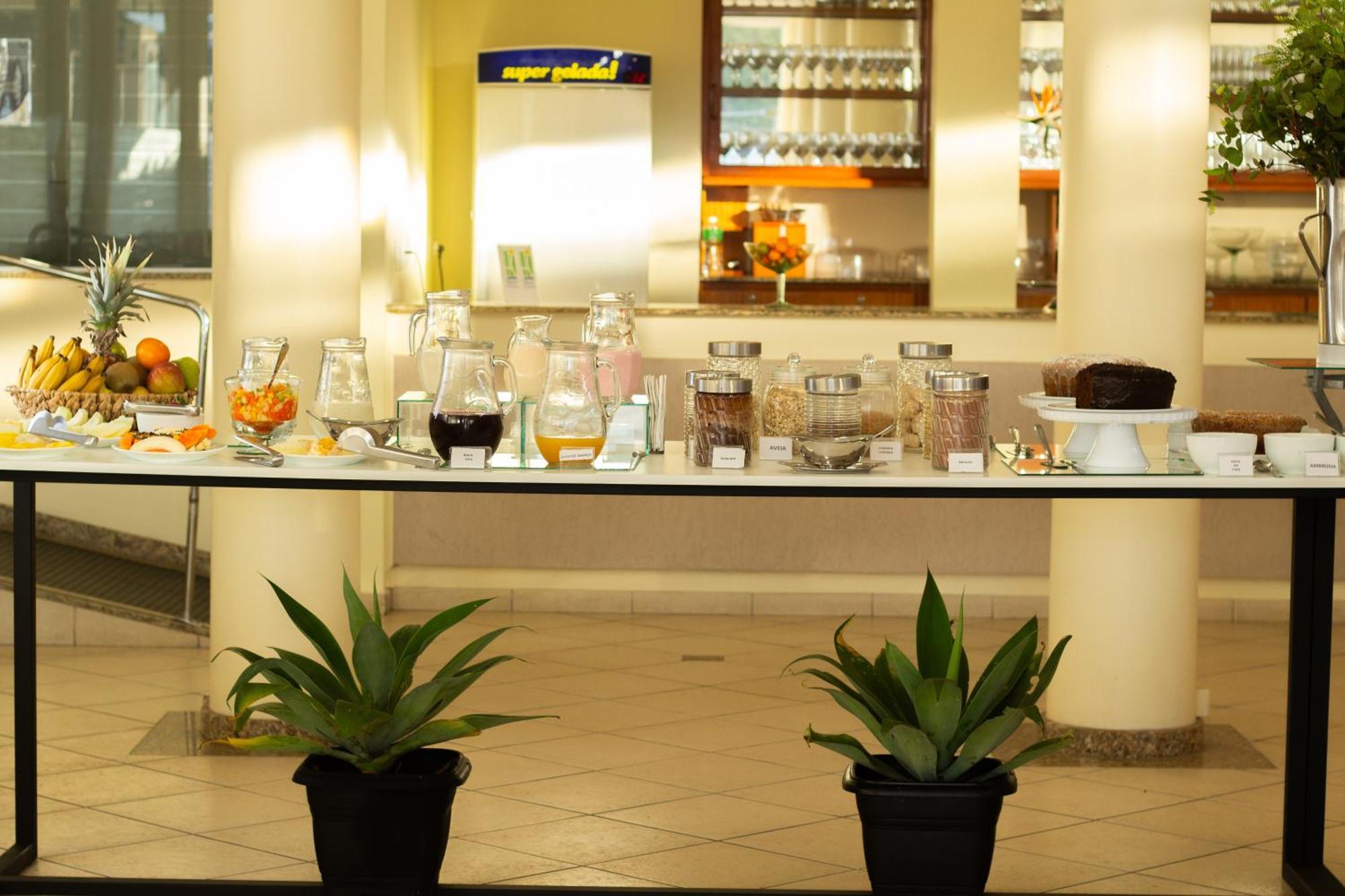 Hotel Cavera Alegrete Ngoại thất bức ảnh