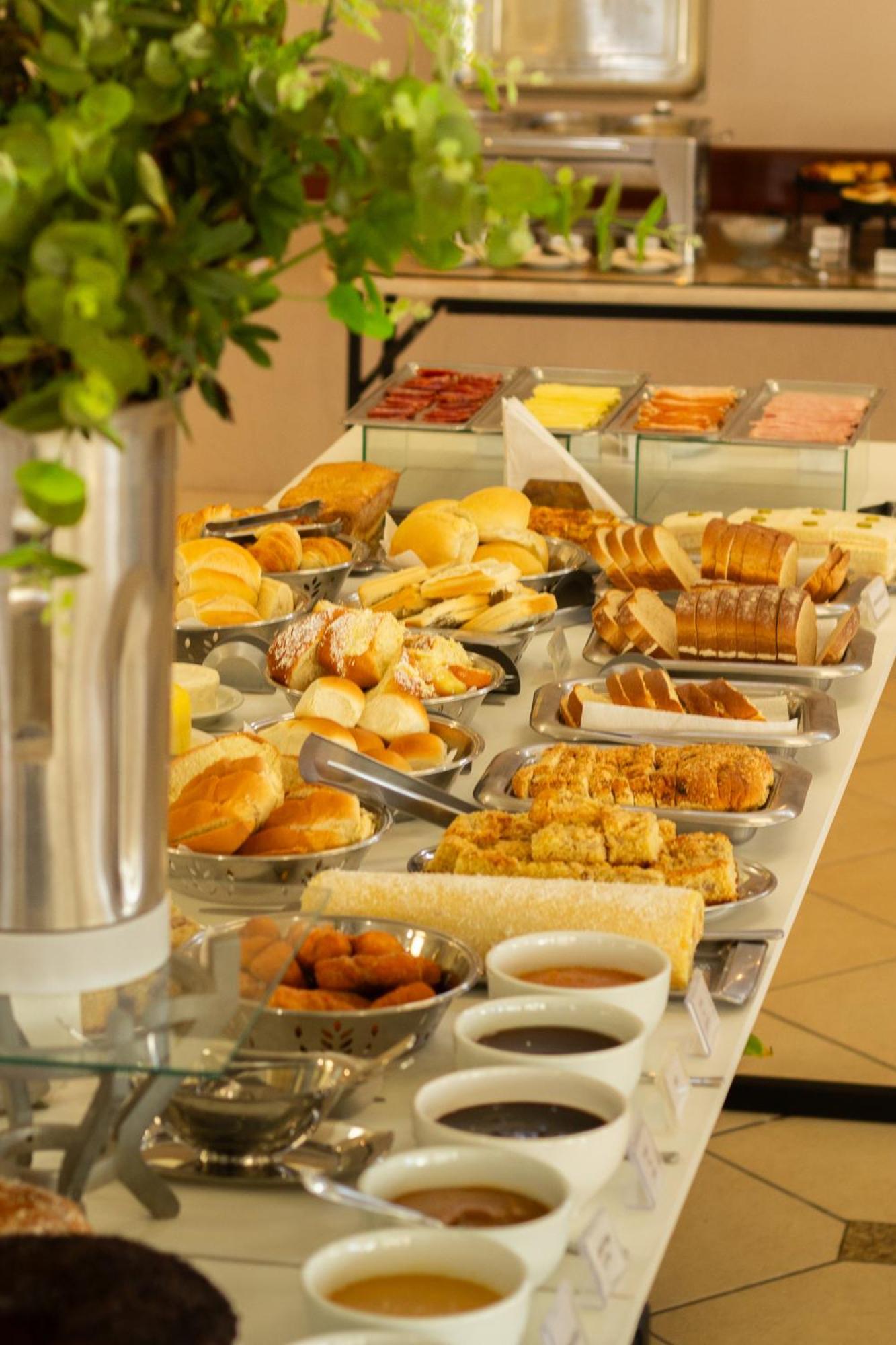 Hotel Cavera Alegrete Ngoại thất bức ảnh