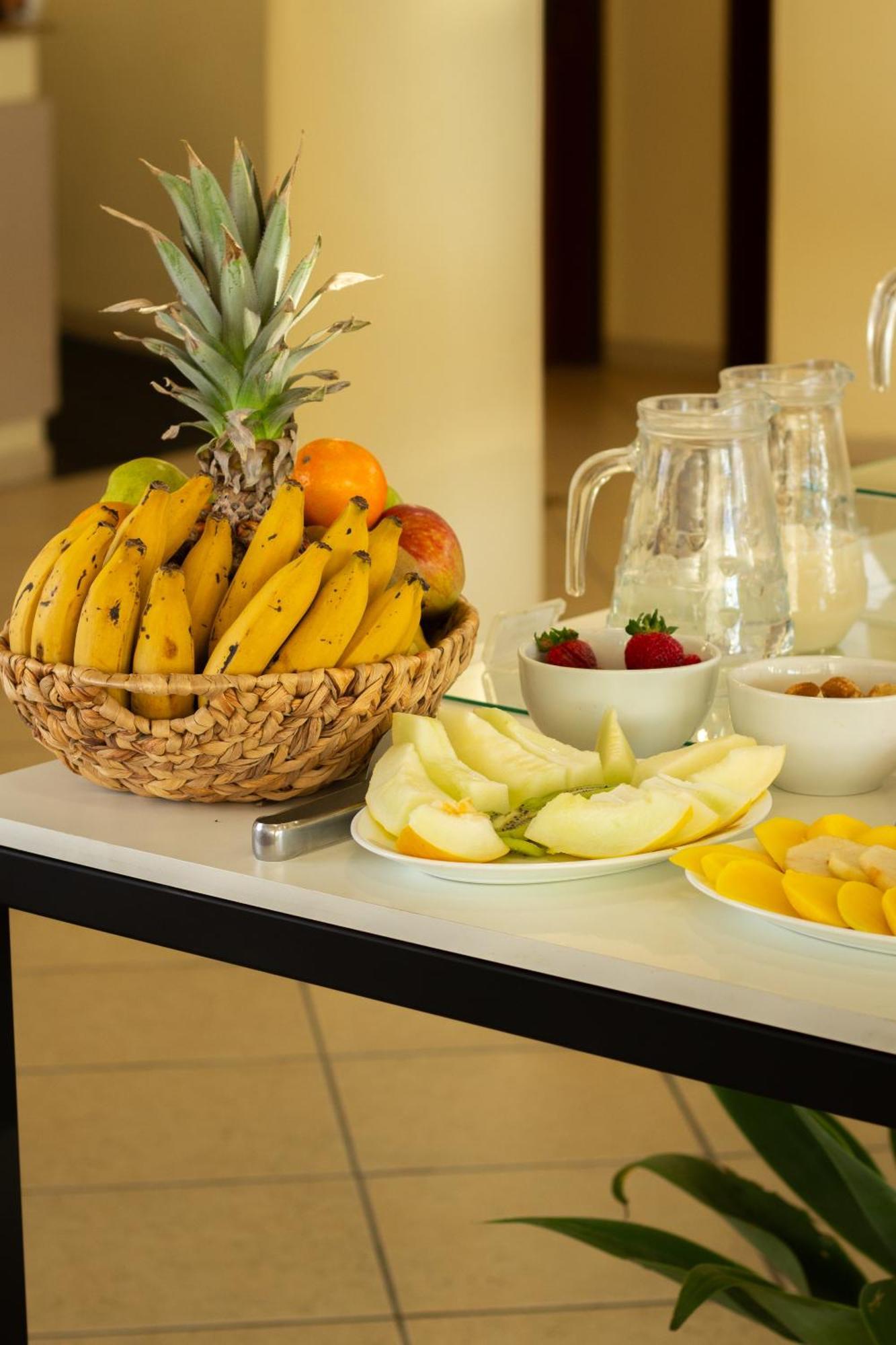 Hotel Cavera Alegrete Ngoại thất bức ảnh