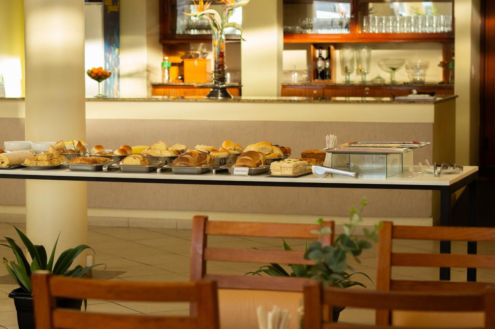 Hotel Cavera Alegrete Ngoại thất bức ảnh